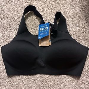 Brand new with tags Brooks Holds Me In Brooks Run bra Dare Crossback 2.0